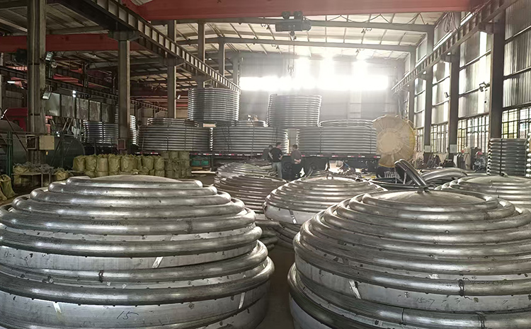 不同材質(zhì)封頭盤管的價格差異大嗎？